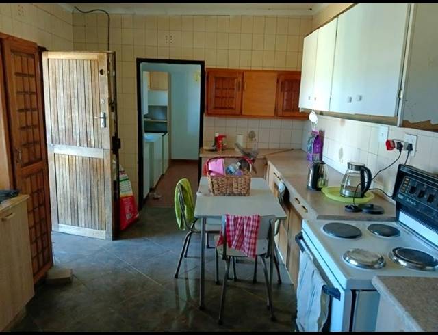 3 BEDROOM PROPERTY TO RENT IN HILLSIDE